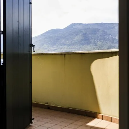 Borgo Peschiere Lägenhet